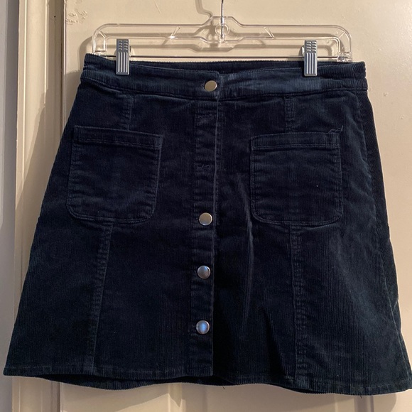 Green button up skirt - Picture 1 of 2